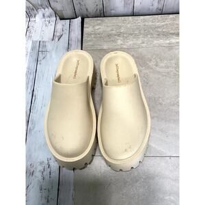 Tomato girl Jeffrey Campbell Women's Cream Slip On Lugged Sole Clogs Size 9